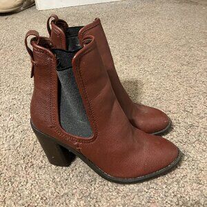 Woman's ankle boots